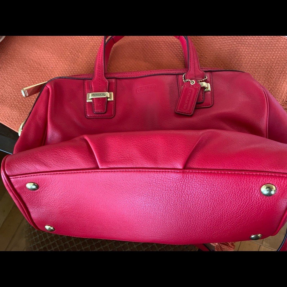 Coach mid size bag - Picture 2 of 13